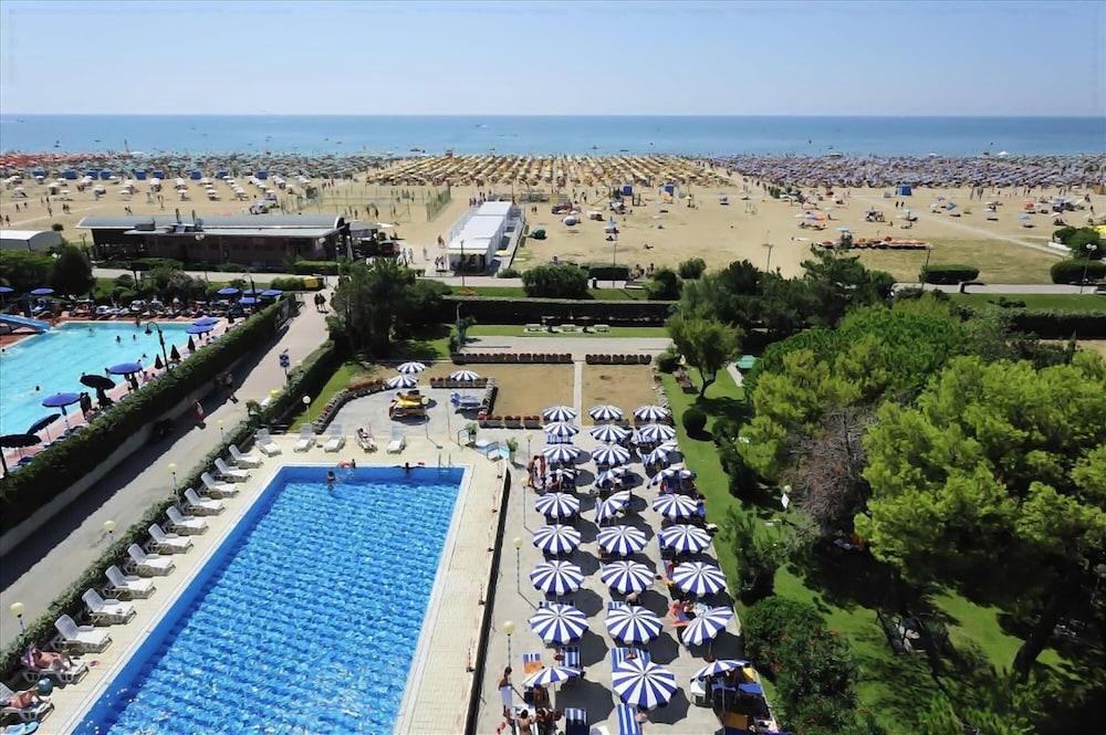 Hotel Danieli Bibione Exterior photo